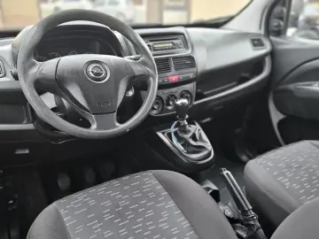 OPEL COMBO 5 LOCURI 2.0 DIESEL