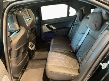 740d xDrive DA PA Prof ACC HUD StdHzg Bo Wi Pano