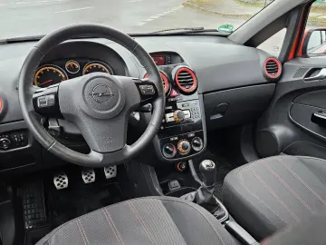 OPEL CORSA 1.4 BENZINA 2011
