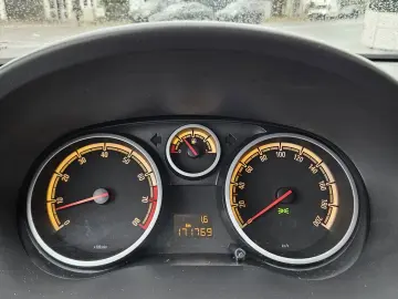 OPEL CORSA 1.4 BENZINA 2011