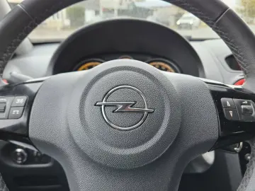 OPEL CORSA 1.4 BENZINA 2011