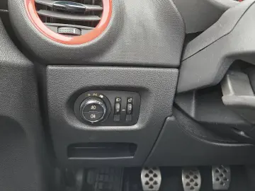 OPEL CORSA 1.4 BENZINA 2011