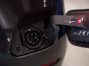 Mercedes-Benz GLC 300e 4Matic Coupe AMG Line