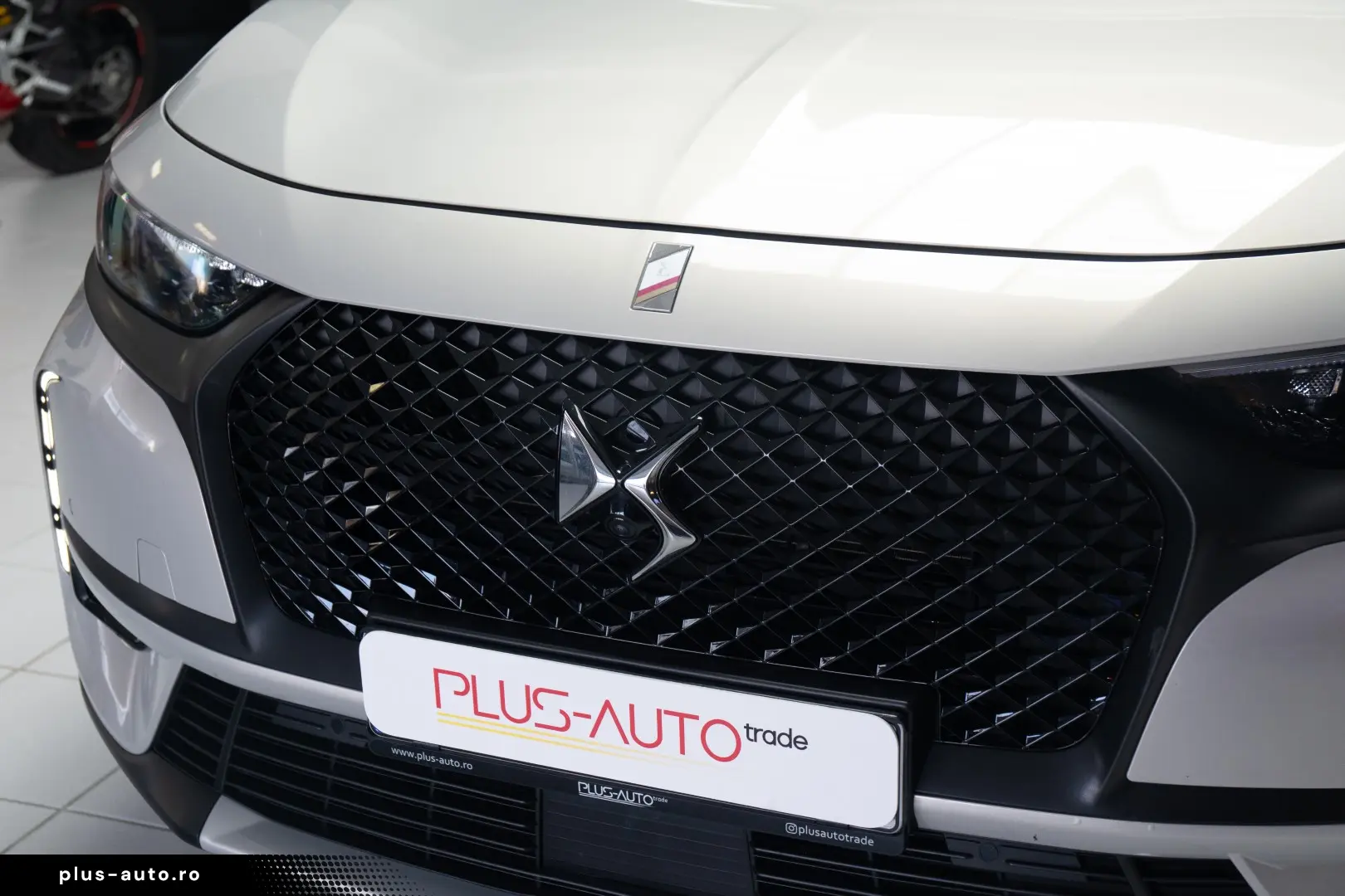 DS 7 Crossback Plug-in Hybrid E-TENSE 4WD 300CP DS Perform