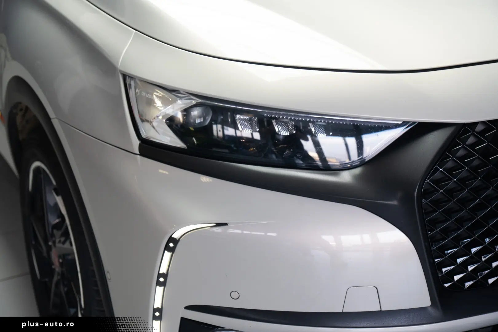 DS 7 Crossback Plug-in Hybrid E-TENSE 4WD 300CP DS Perform