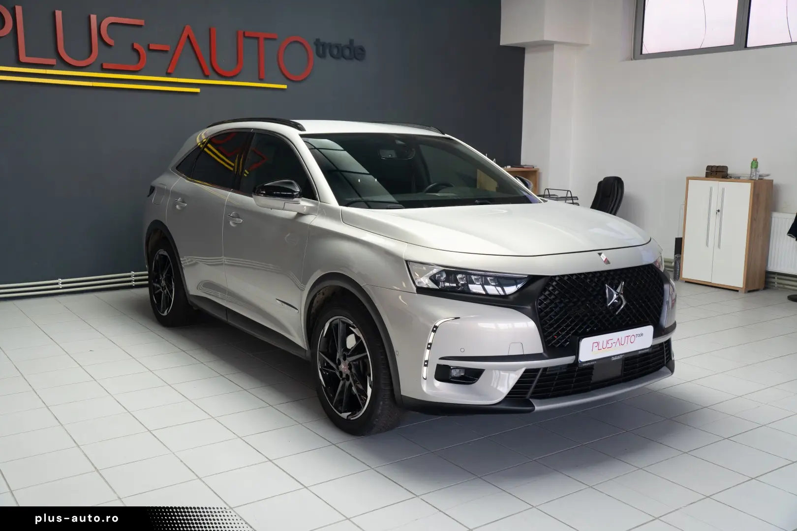 DS 7 Crossback Plug-in Hybrid E-TENSE 4WD 300CP DS Perform