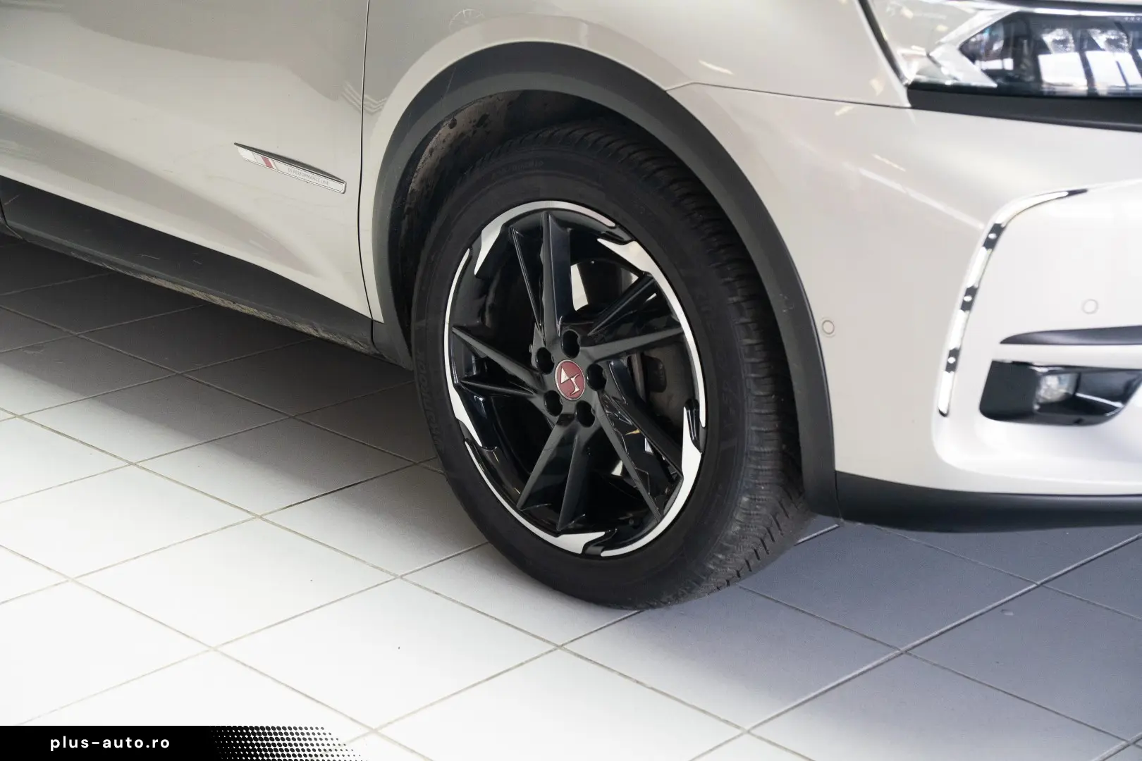 DS 7 Crossback Plug-in Hybrid E-TENSE 4WD 300CP DS Perform