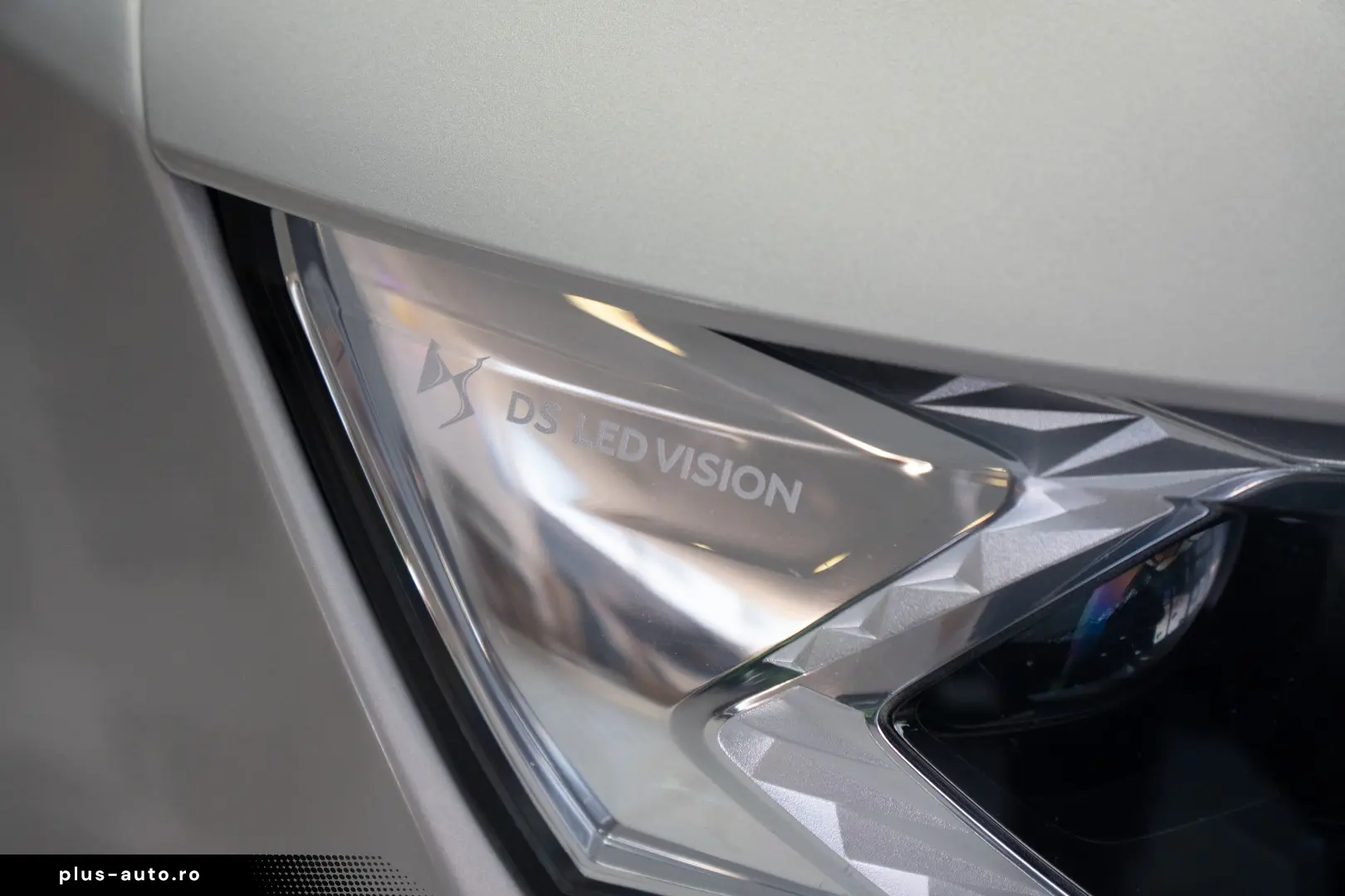 DS 7 Crossback Plug-in Hybrid E-TENSE 4WD 300CP DS Perform