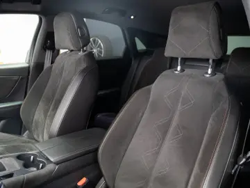 DS 7 Crossback Plug-in Hybrid E-TENSE 4WD 300CP DS Perform