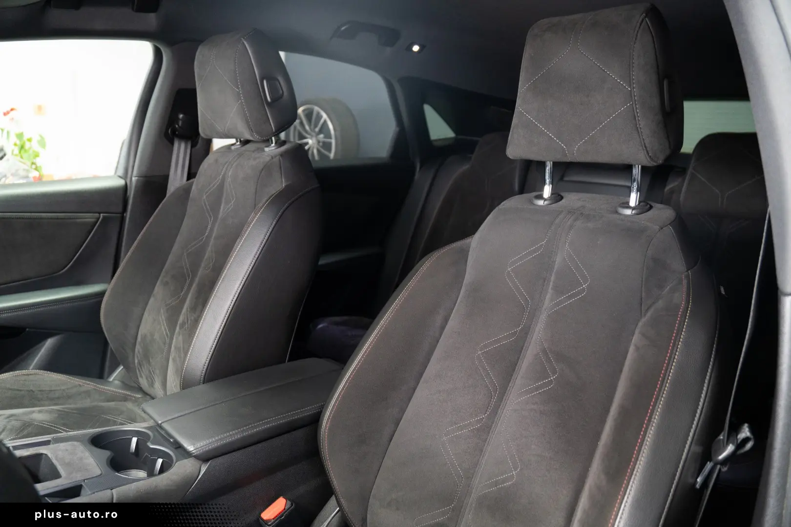 DS 7 Crossback Plug-in Hybrid E-TENSE 4WD 300CP DS Perform