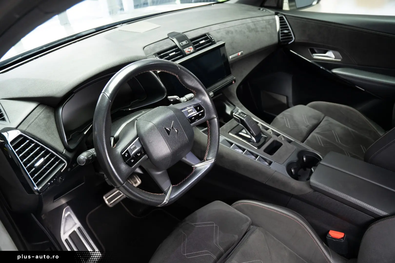 DS 7 Crossback Plug-in Hybrid E-TENSE 4WD 300CP DS Perform