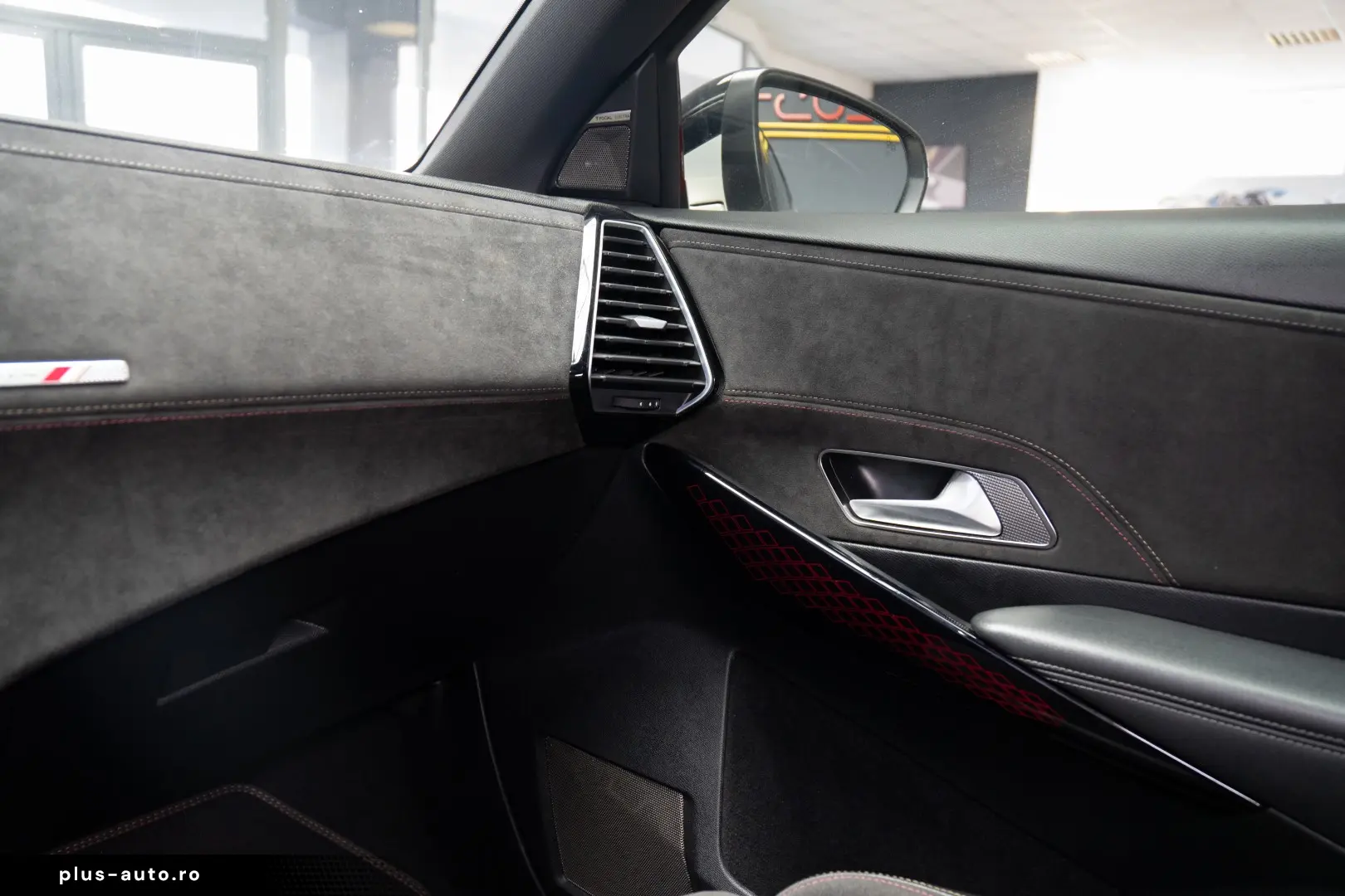 DS 7 Crossback Plug-in Hybrid E-TENSE 4WD 300CP DS Perform