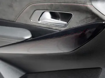 DS 7 Crossback Plug-in Hybrid E-TENSE 4WD 300CP DS Perform