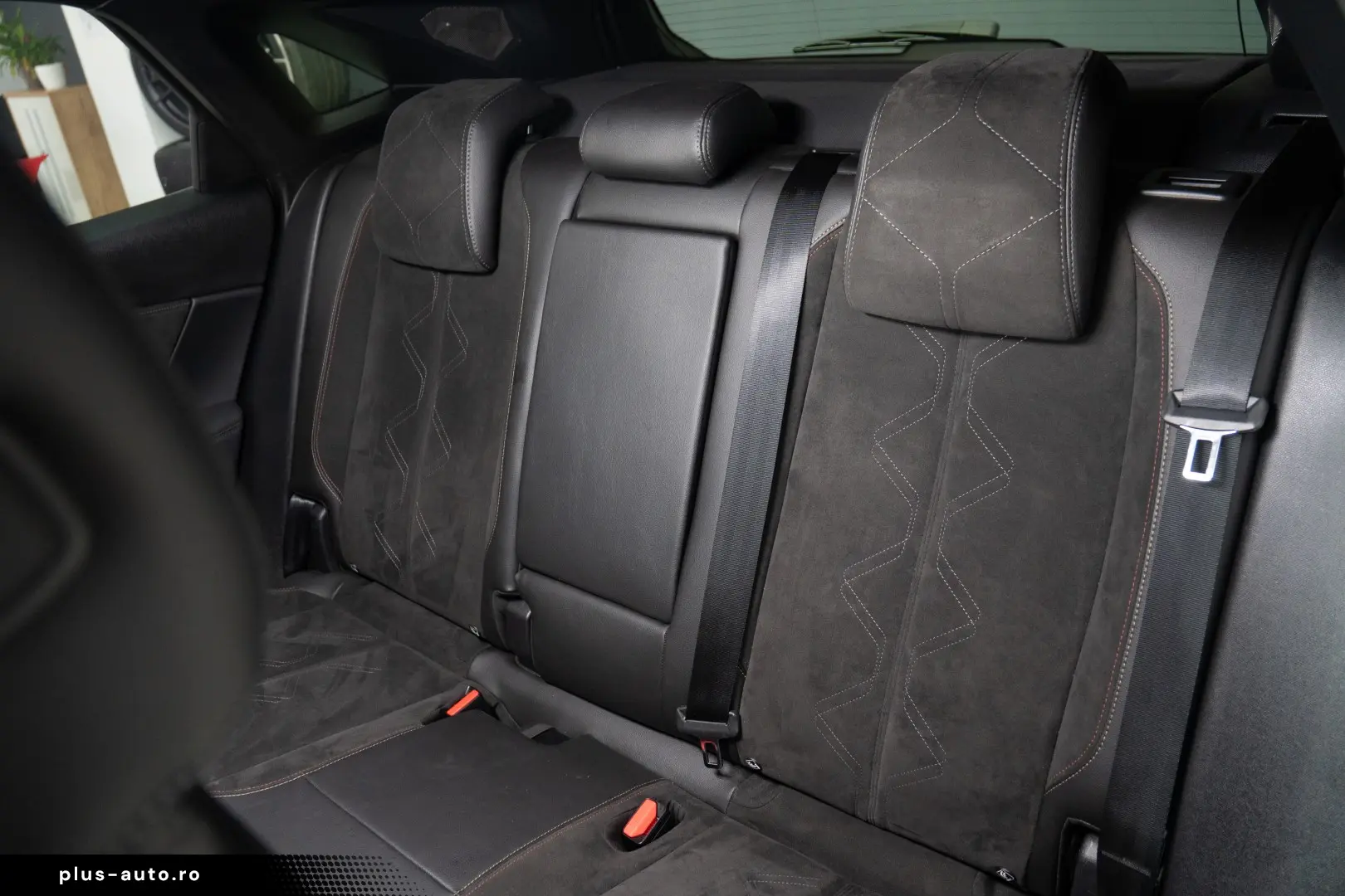 DS 7 Crossback Plug-in Hybrid E-TENSE 4WD 300CP DS Perform