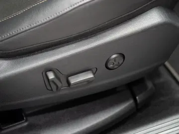 DS 7 Crossback Plug-in Hybrid E-TENSE 4WD 300CP DS Perform