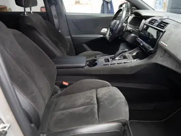 DS 7 Crossback Plug-in Hybrid E-TENSE 4WD 300CP DS Perform