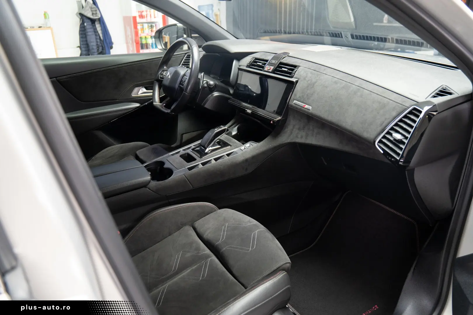 DS 7 Crossback Plug-in Hybrid E-TENSE 4WD 300CP DS Perform