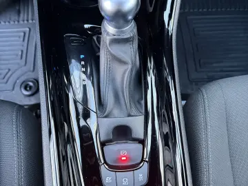 Toyota C-HR facelift 2020 75.000 km de vanzare in RATE FIXE