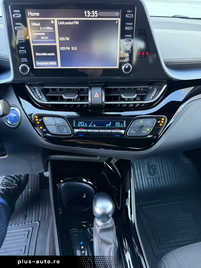 Toyota C-HR facelift 2020 75.000 km de vanzare in RATE FIXE