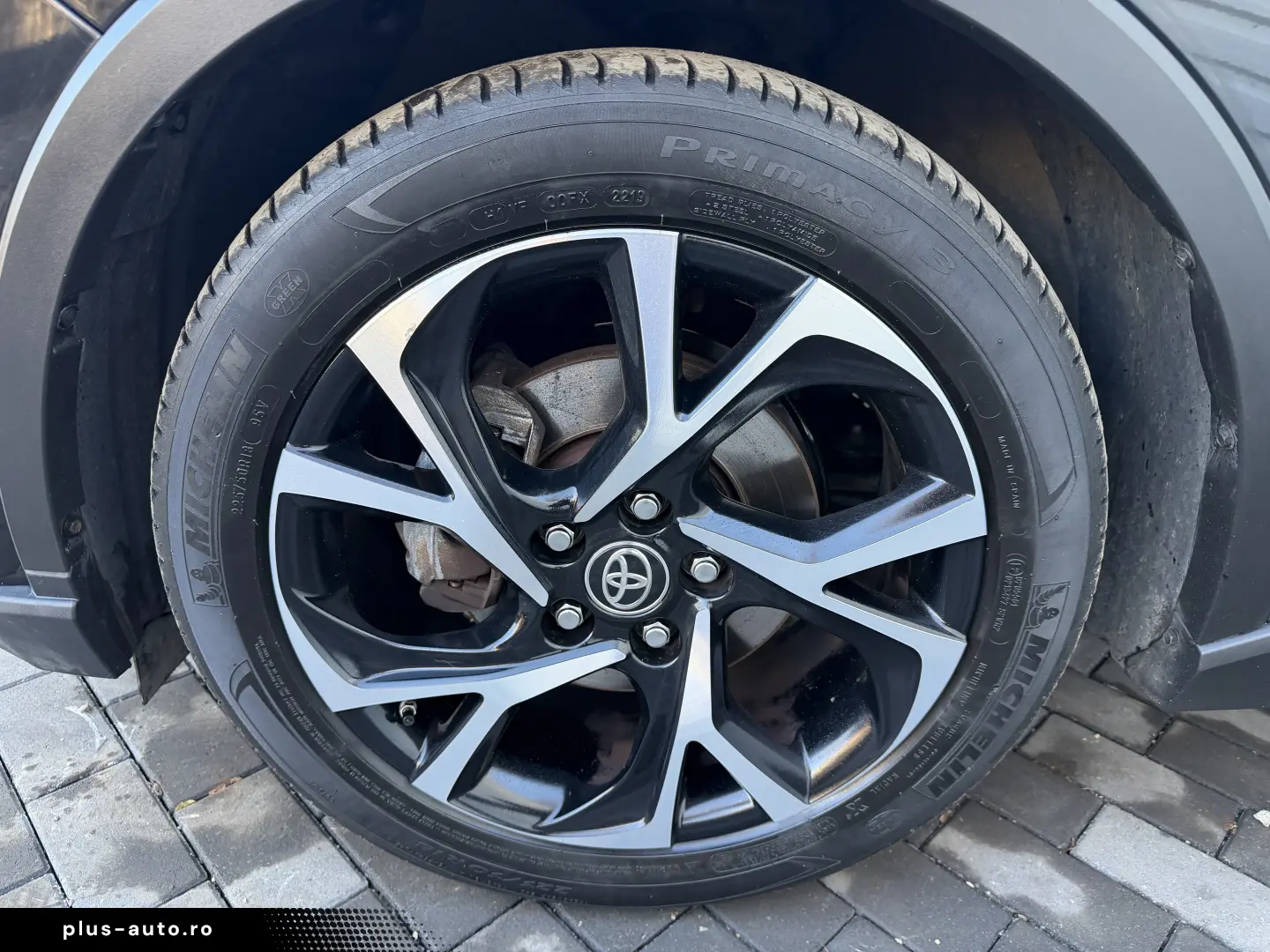 Toyota C-HR facelift 2020 75.000 km de vanzare in RATE FIXE