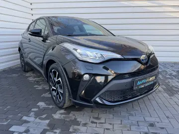 Toyota C-HR facelift 2020 75.000 km de vanzare in RATE FIXE