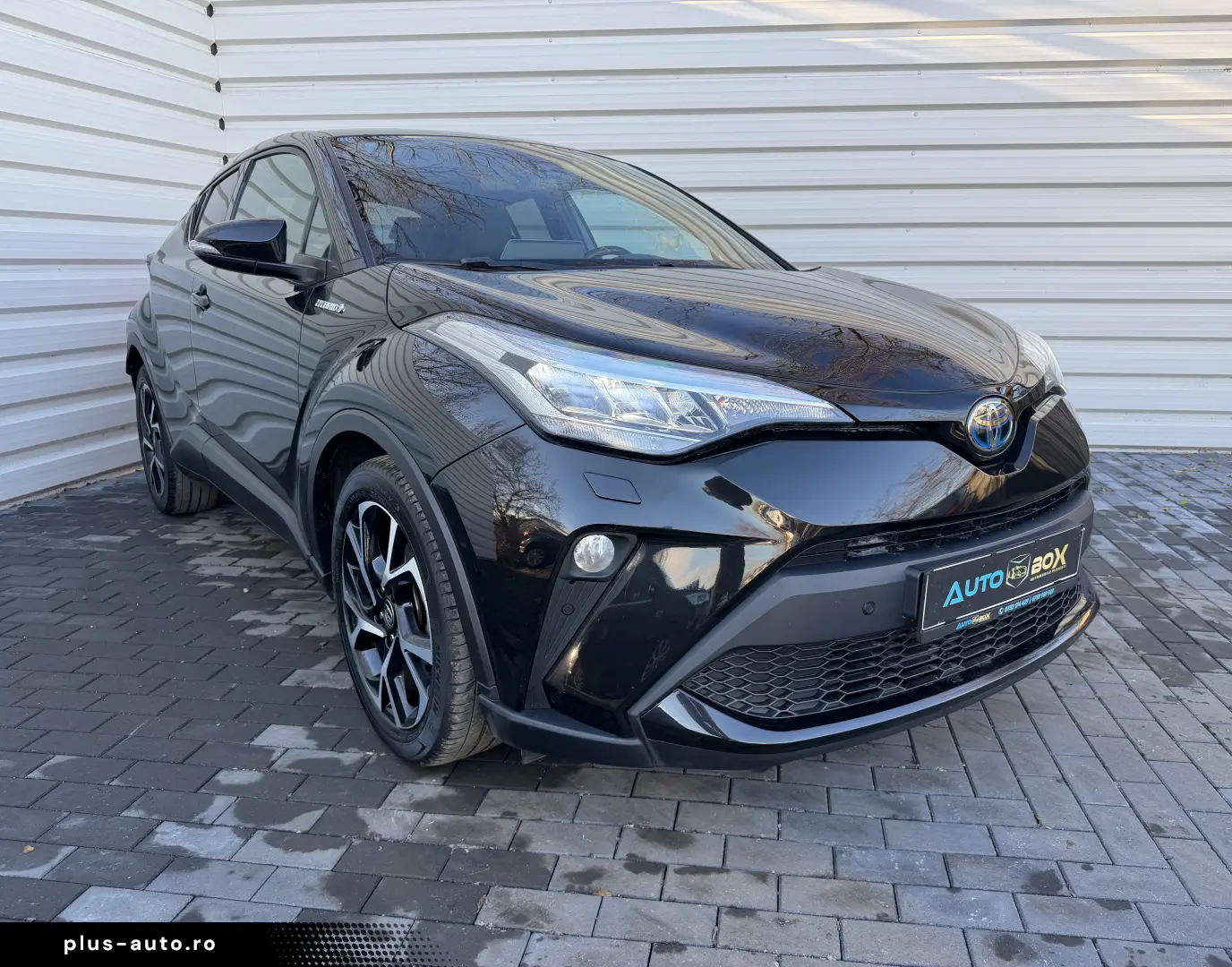 Toyota C-HR facelift 2020 75.000 km de vanzare in RATE FIXE