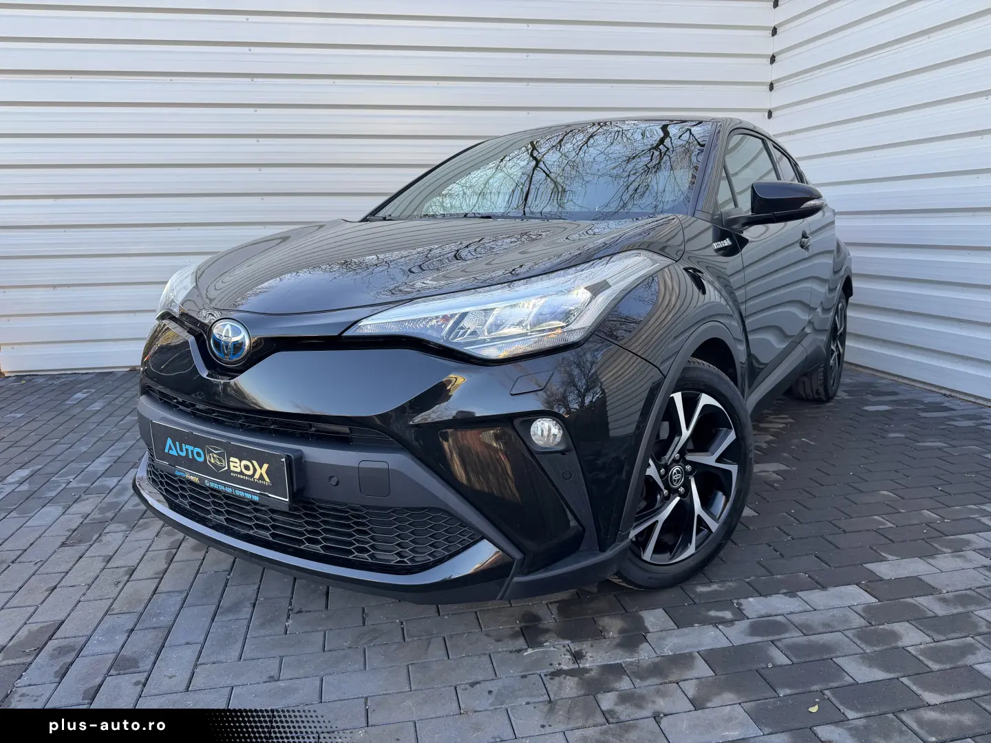 Toyota C-HR facelift 2020 75.000 km de vanzare in RATE FIXE