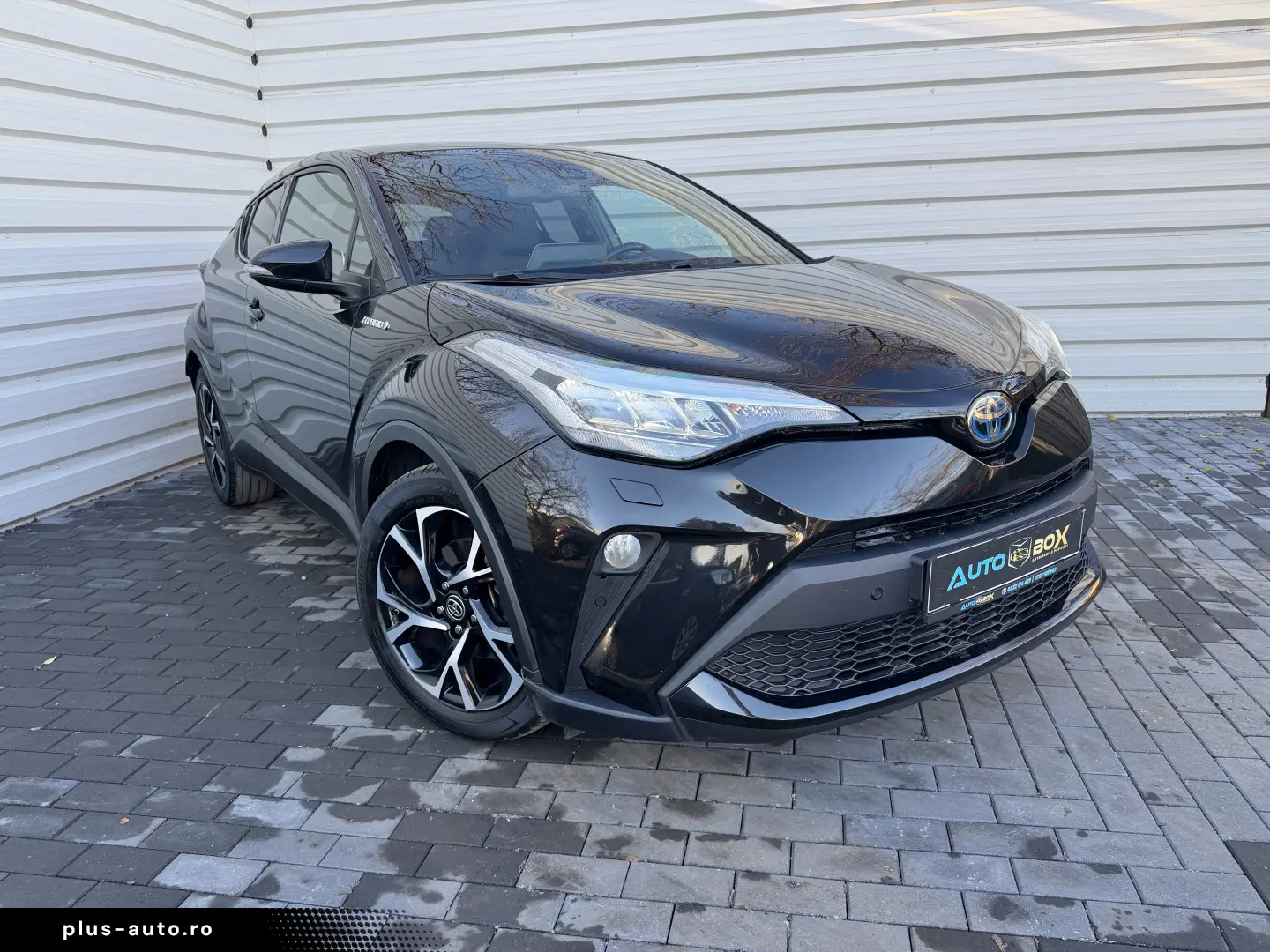 Toyota C-HR facelift 2020 75.000 km de vanzare in RATE FIXE