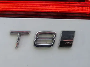 Volvo Xc60  Recharge T8 2.0 Plug in Hybrid 2020