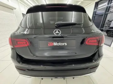Mercedes-Benz GLC 300 e 4Matic 9G-TRONIC AMG Line