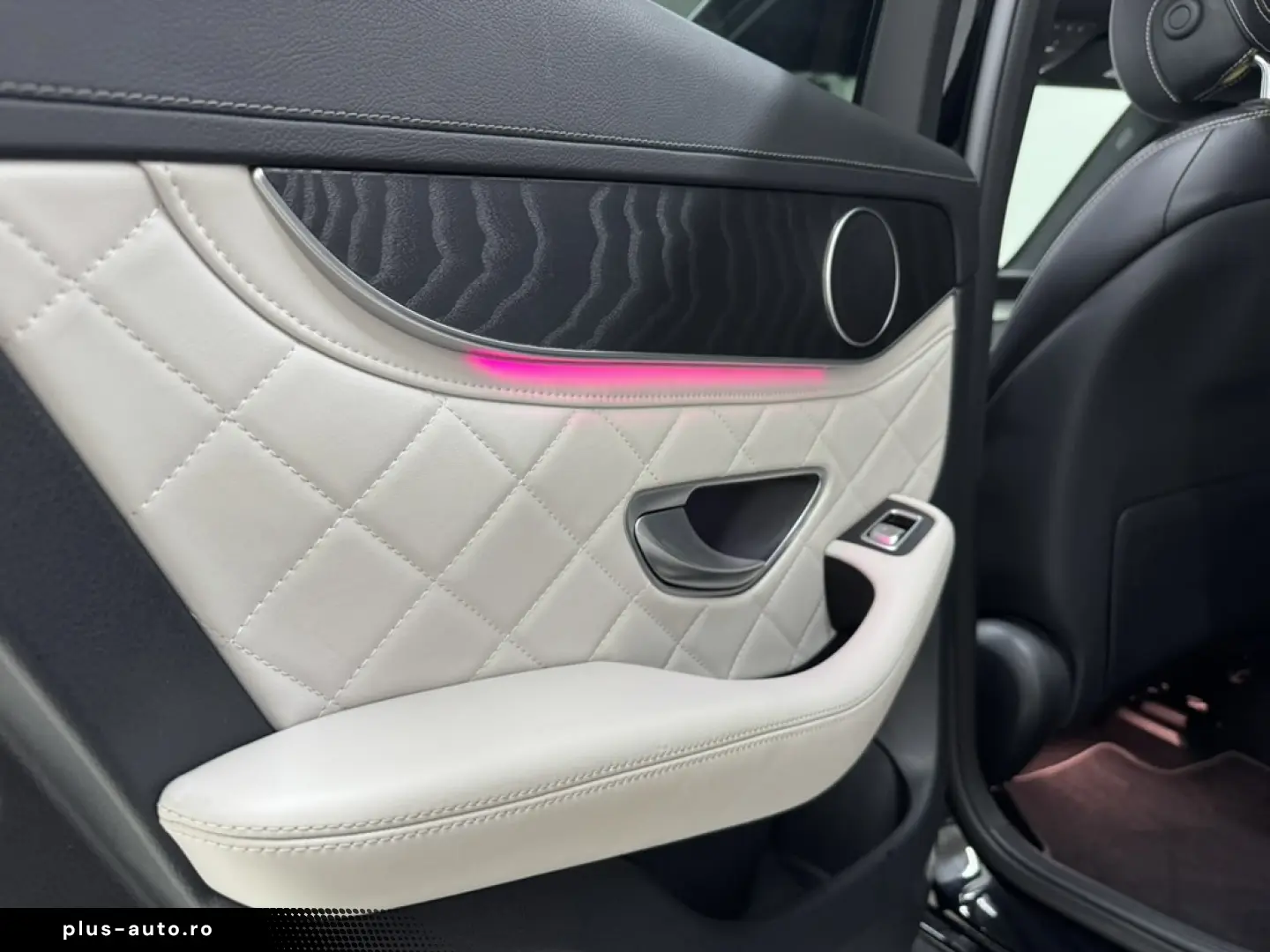 Mercedes-Benz GLC 300 e 4Matic 9G-TRONIC AMG Line