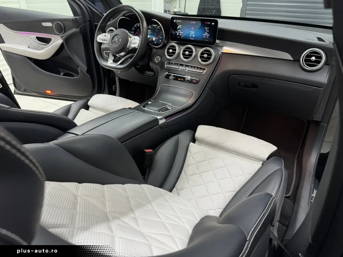 Mercedes-Benz GLC 300 e 4Matic 9G-TRONIC AMG Line