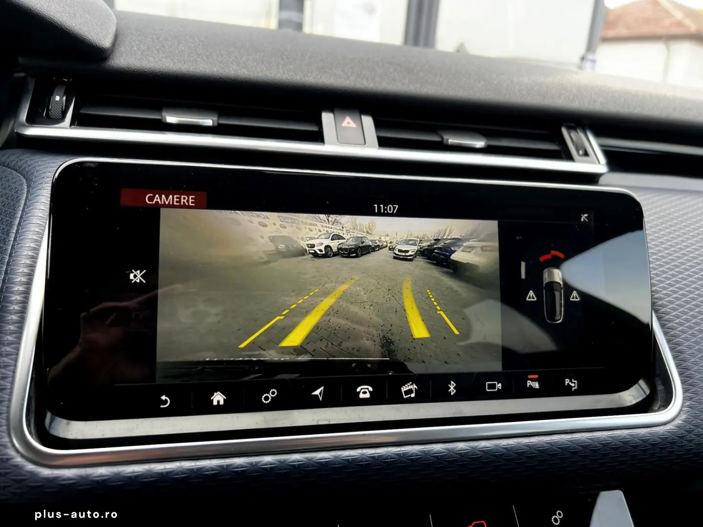 Land-Rover Range-Rover-Velar