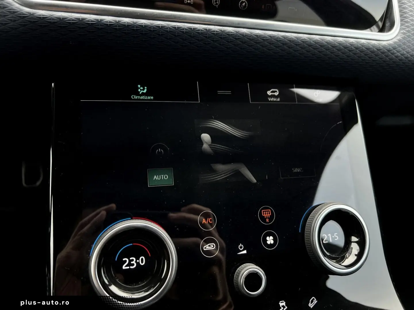 Land-Rover Range-Rover-Velar