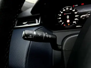 Land-Rover Range-Rover-Velar