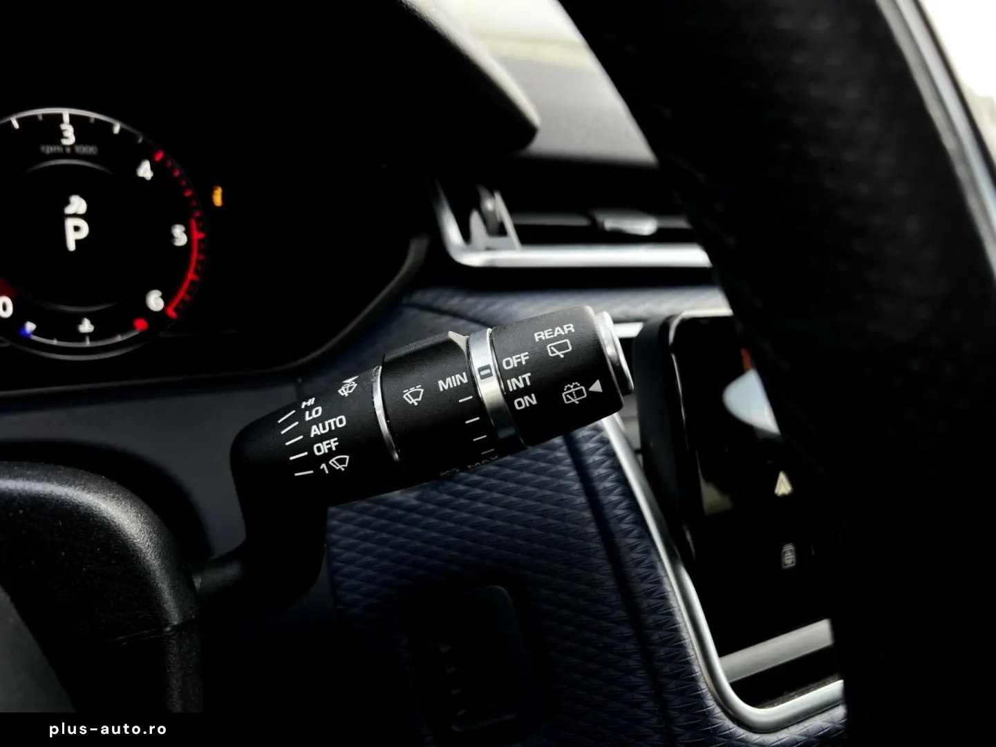 Land-Rover Range-Rover-Velar