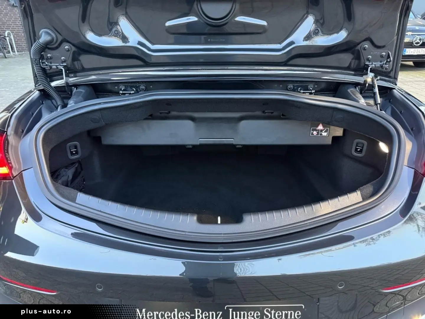 CLE 200 4M Cabriolet AMG Standhz Burmester 3D