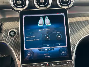 GLC 300 d 4M AMG Line Pano-Dach Distronic Kamera