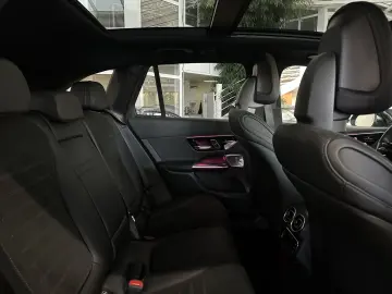 GLC 220 d 4M AMG-LiNE PANO NiGHT DiSTRO HuD 360