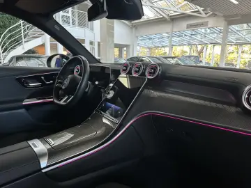 GLC 220 d 4M AMG-LiNE PANO NiGHT DiSTRO HuD 360