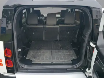 Land Rover DEFENDER 110 SE P400  7-SITZE AHK