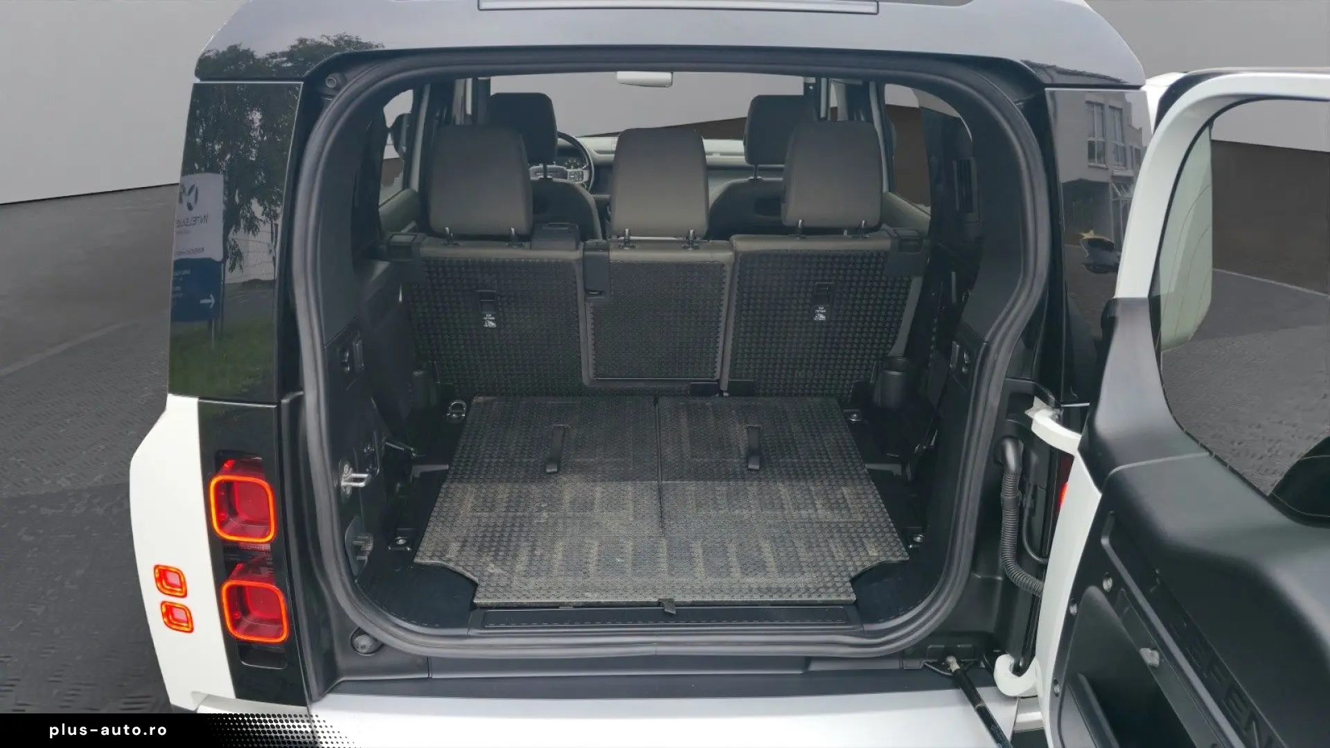 Land Rover DEFENDER 110 SE P400  7-SITZE AHK