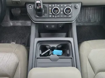 Land Rover DEFENDER 110 SE P400  7-SITZE AHK