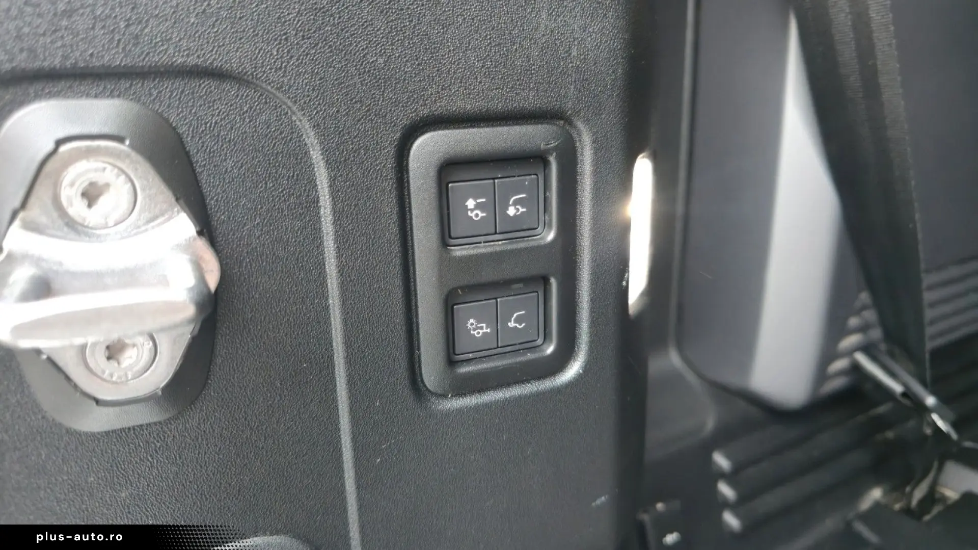 Land Rover DEFENDER 110 SE P400  7-SITZE AHK