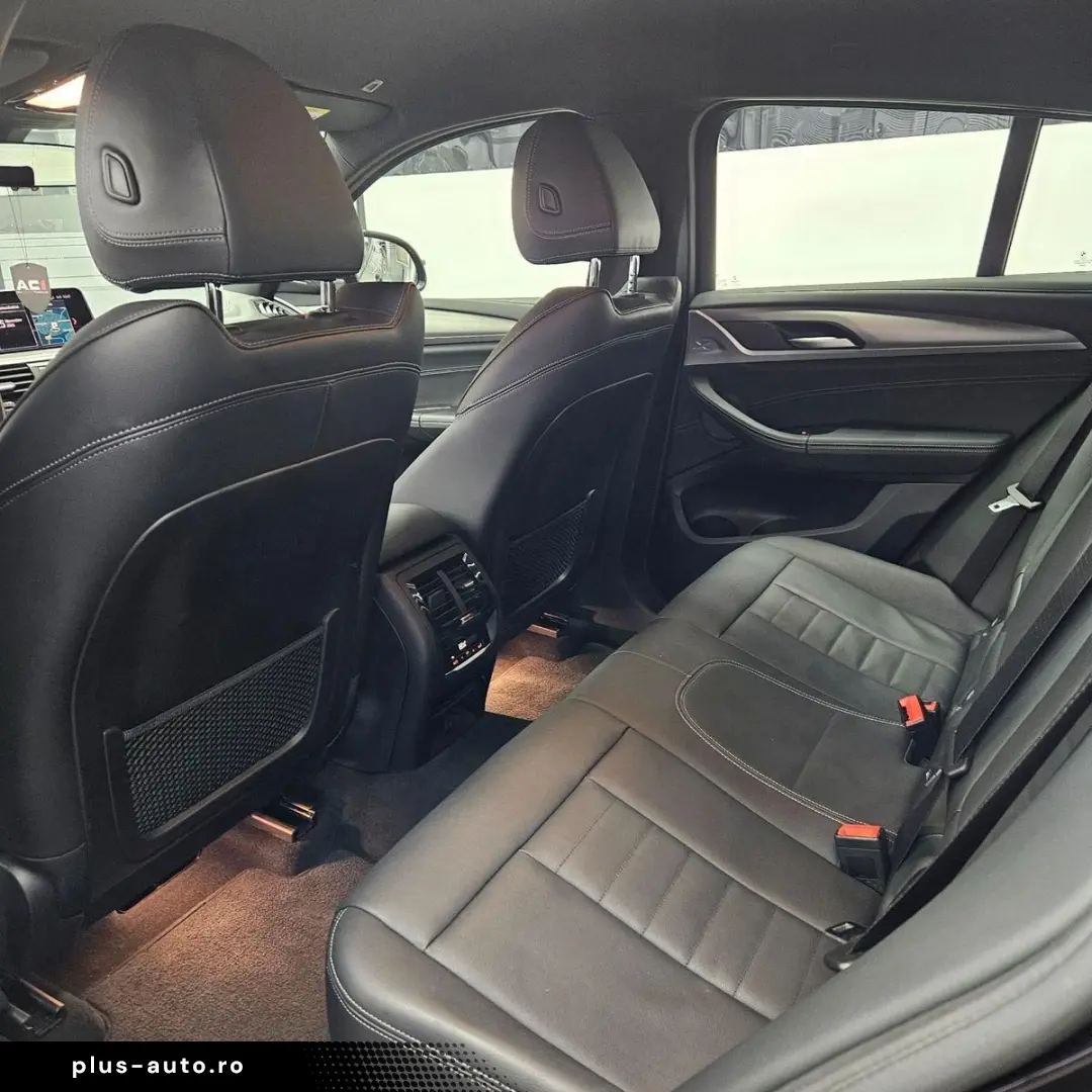 BMW  M X4 X Drive-  AHK  Har.Kardon. HeadUp  LED