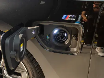 BMW 750 e xDrive M-Sport