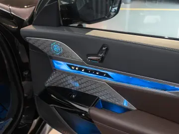 BMW 750 e xDrive M-Sport