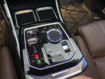 BMW 750 e xDrive M-Sport