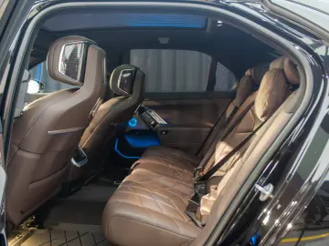 BMW 750 e xDrive M-Sport