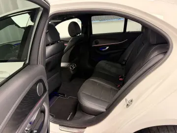 E 300 de 4M AMG Line Night MB-LED Wide Distr.